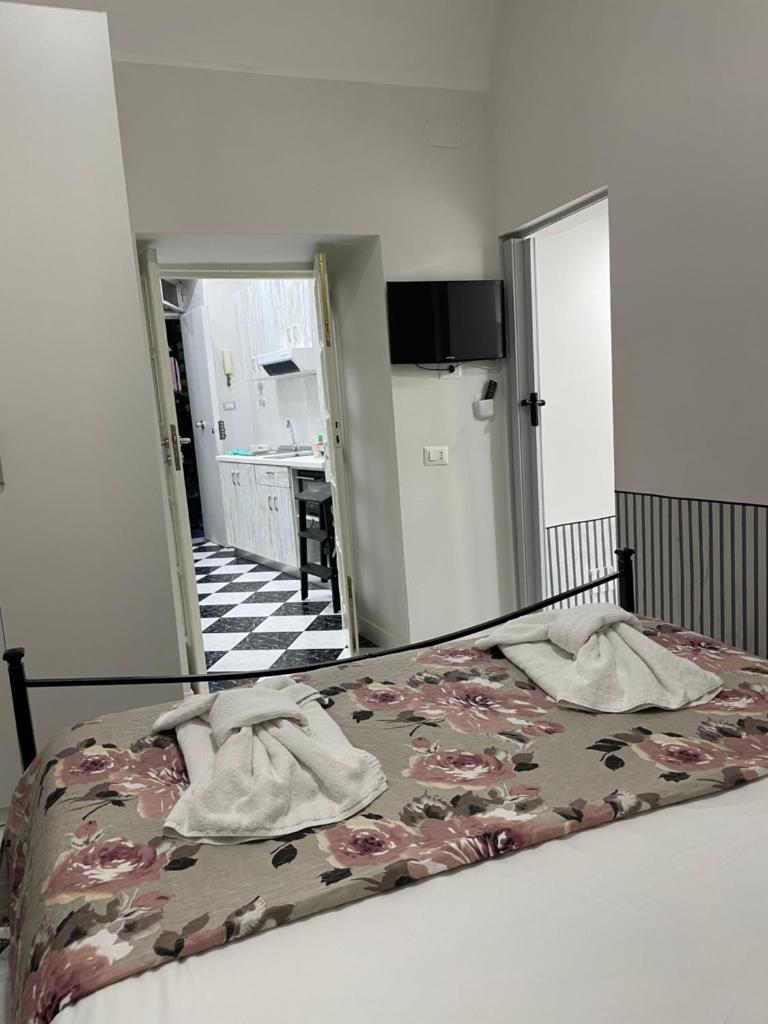 AmoniA House, Naples