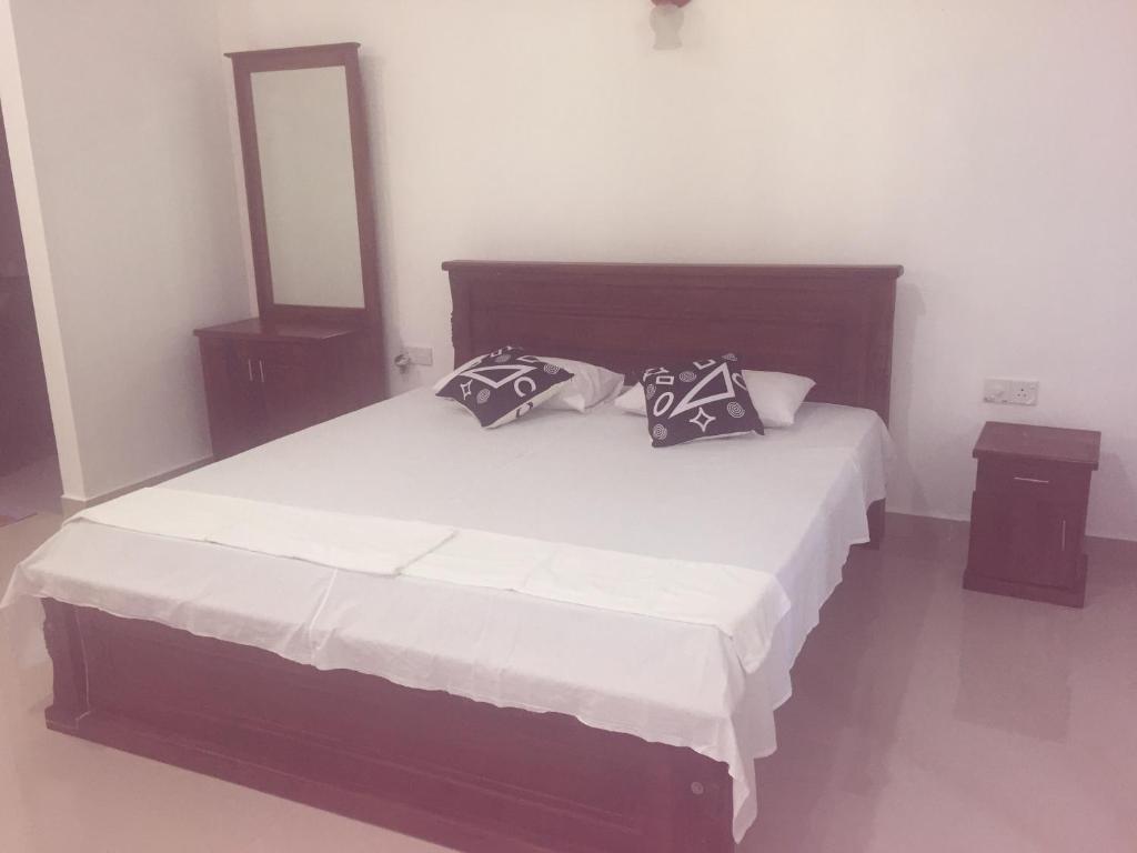 Двухместный (Двухместный номер Делюкс с 1 кроватью и балконом), Hiru Resort Inn Unawatuna