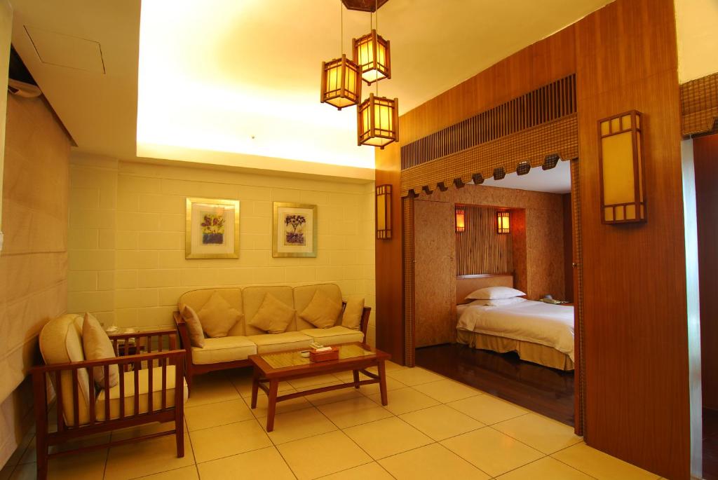 Сьюит (Люкс бизнес-класса с кроватью размера «king-size»), YIHE Hotel Guangzhou