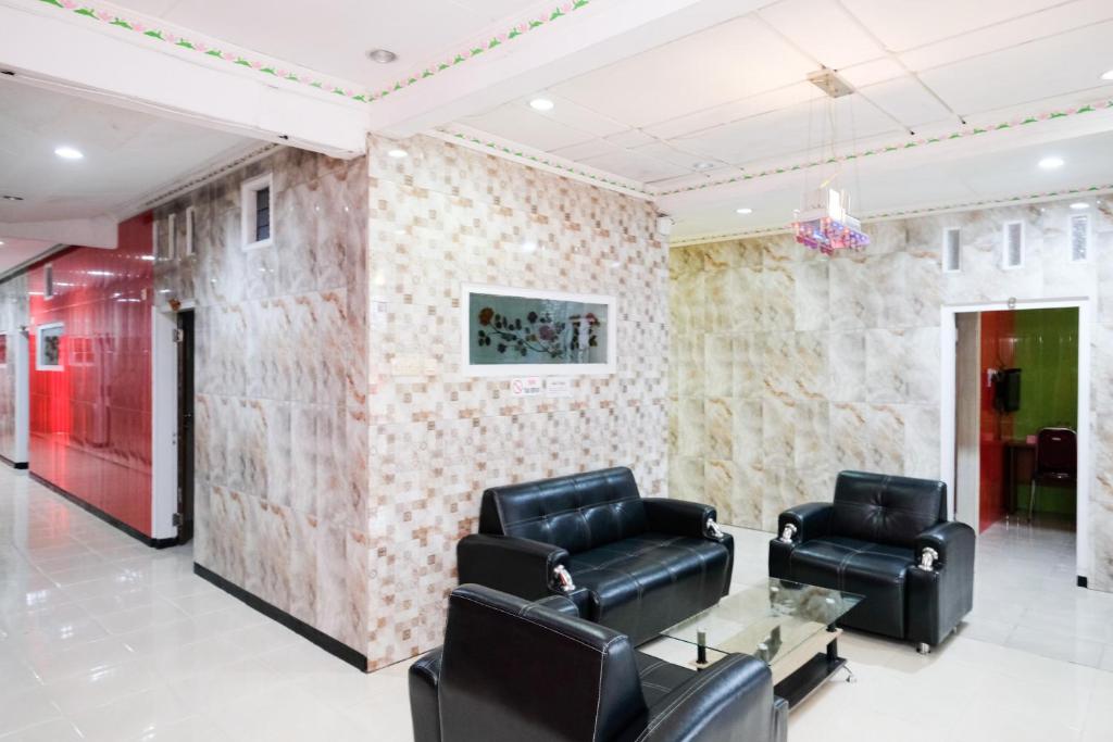 Urbanview Hotel Mawar Sharon near Alun Alun Batu photo 1
