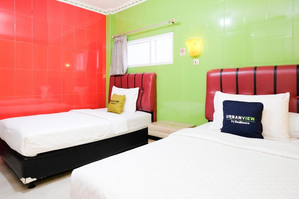 Urbanview Hotel Mawar Sharon near Alun Alun Batu photo 3