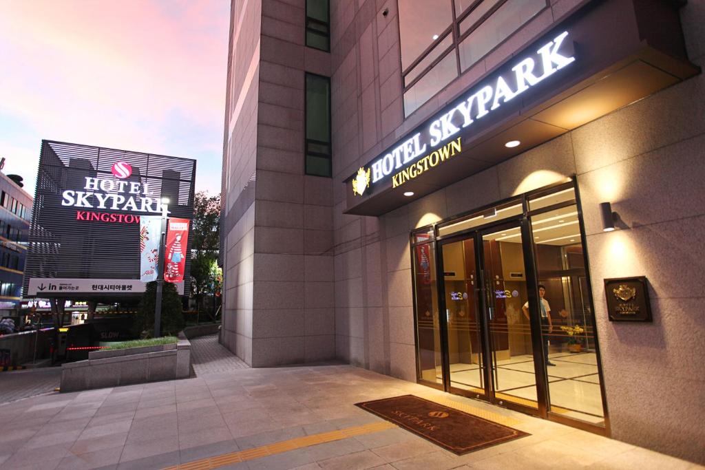 Hotel Skypark Kingstown Dongdaemun - Tap to explore photos