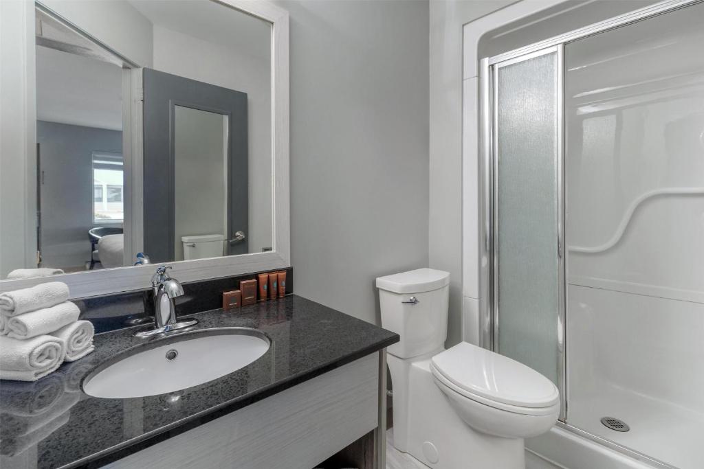 Dannys Suites, SureStay Collection by Best Western - Tap to explore photos
