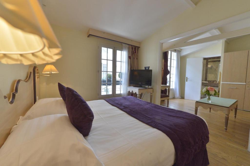 Сьюит (Люкс (для 3 взрослых)), Hotel Suites Unic Renoir Saint-Germain
