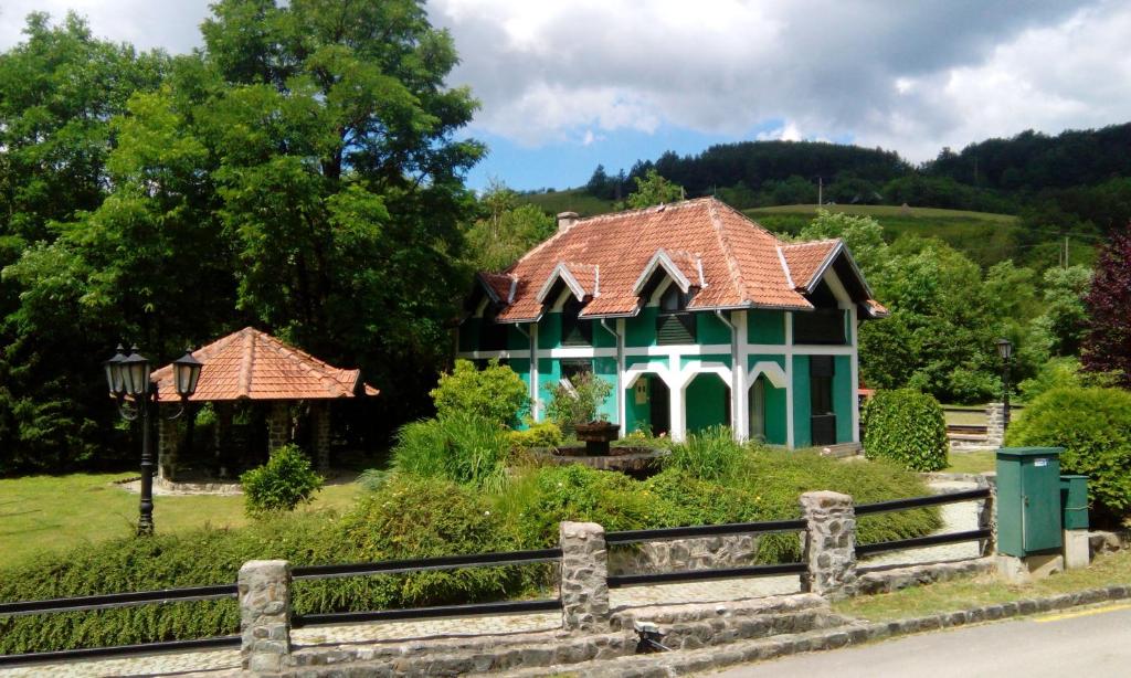 Planinska kuća photo 1