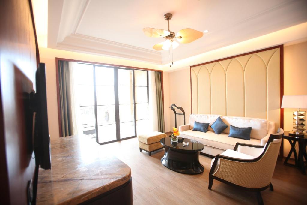 Сьюит (Люкс, вид на сад), Hainan Ya Tai Hot Spring Hotel