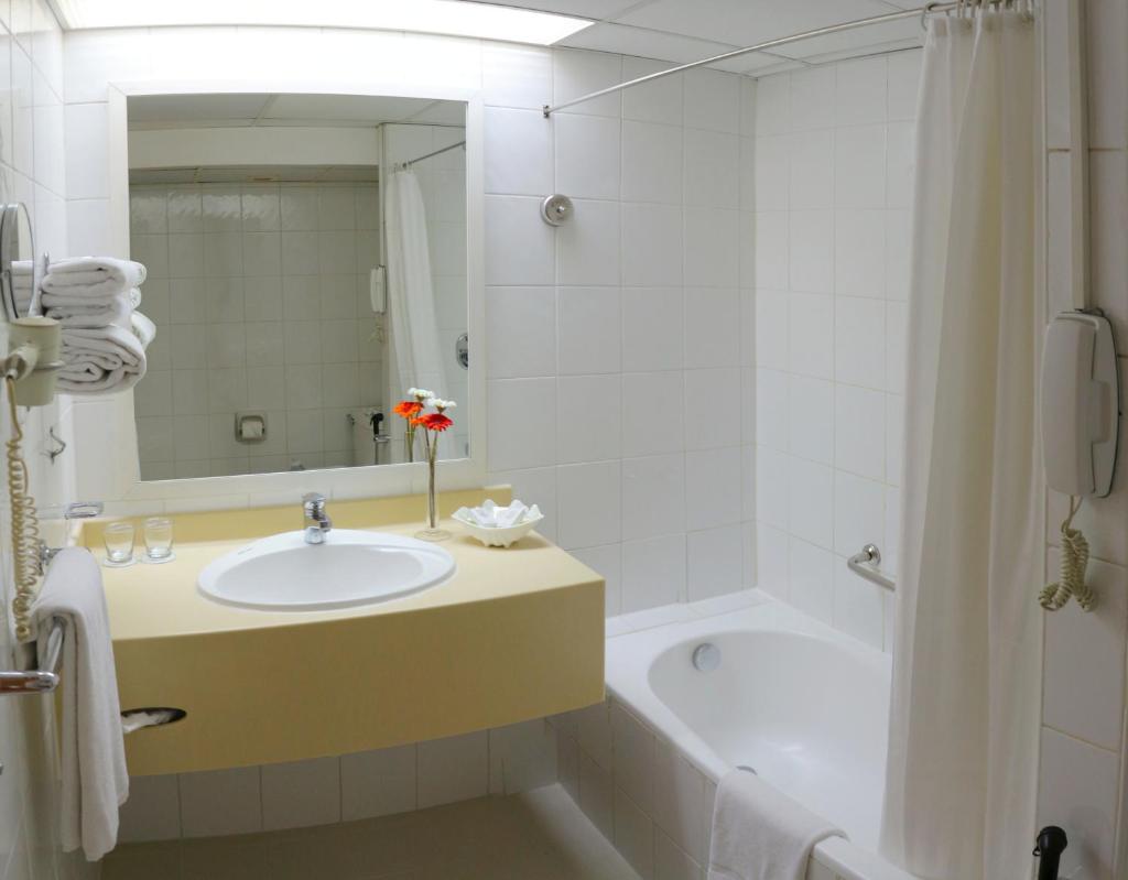 Двухместный (Вид на город), Курортный отель Lou'lou'a Beach Resort Sharjah