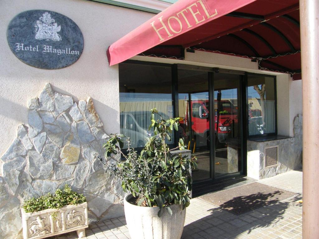 Hotel Magallón photo 3