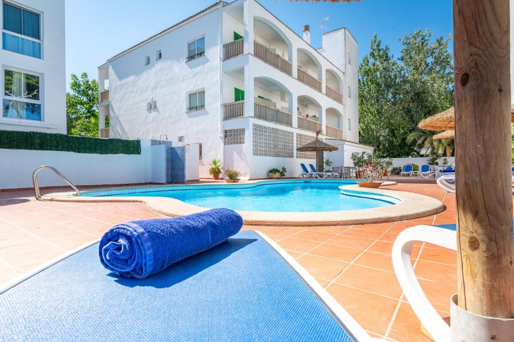 Hotel Martorell - Tap to explore photos