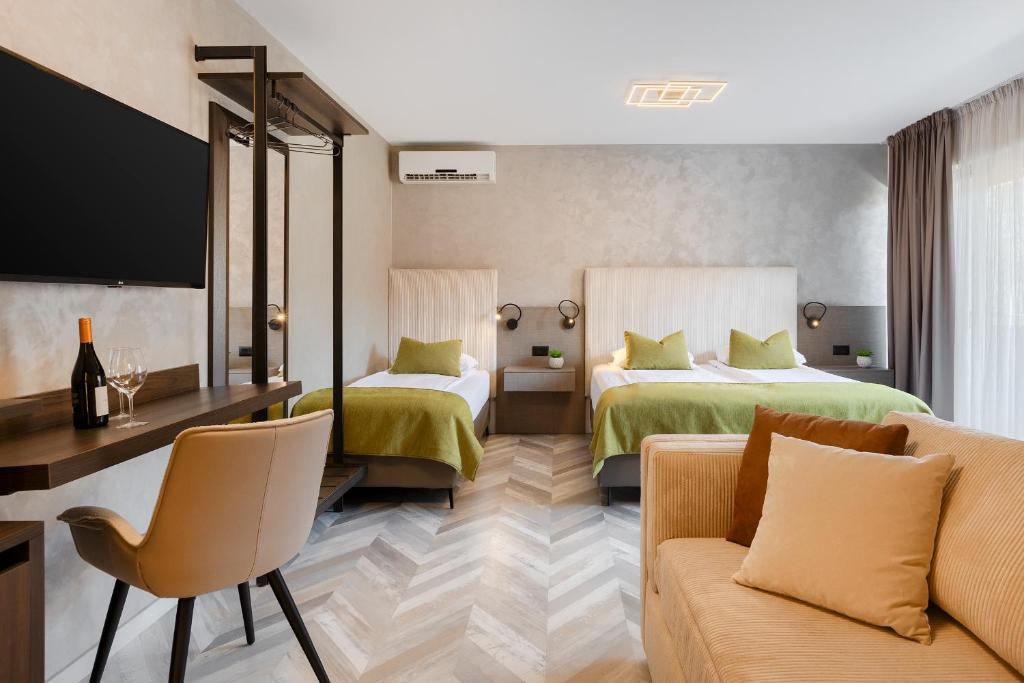 Pula City Center Accommodation - Tap to explore photos