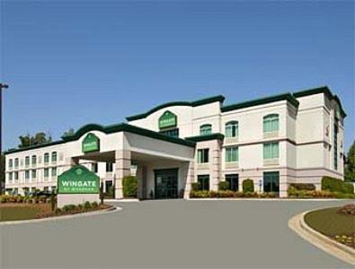 Wingate by Wyndham Macon I-75 - Tap to explore photos