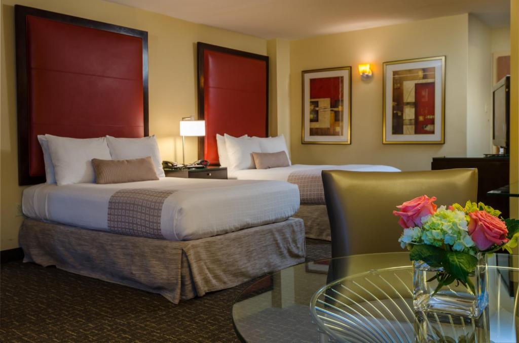 Двухместный (Двухместный номер Делюкс - 2 двуспальные кровати), Beacon Hotel & Corporate Quarters