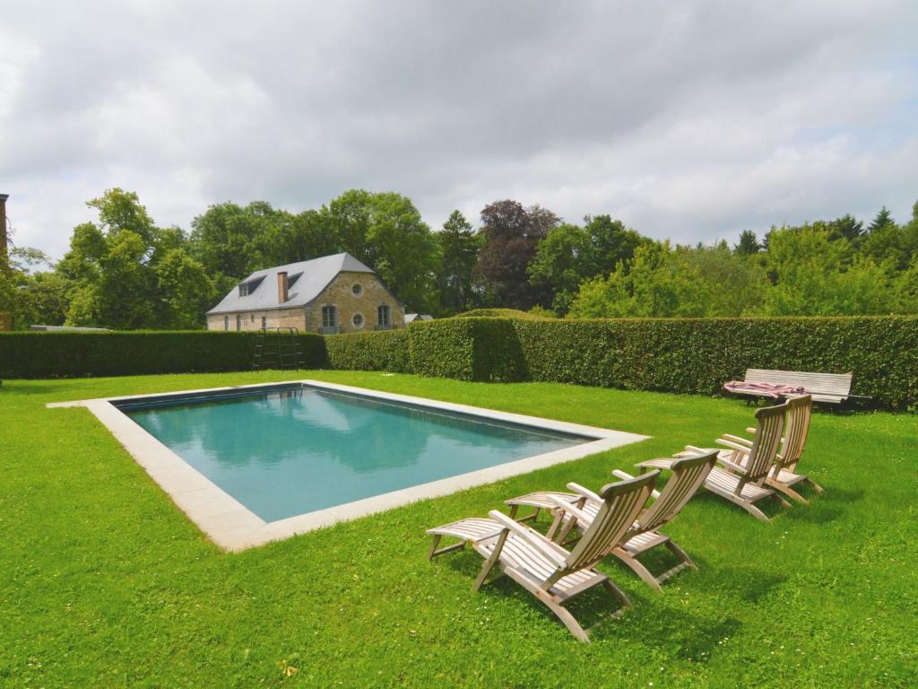 Boutique Holiday Home in Gesves with Swimming Pool