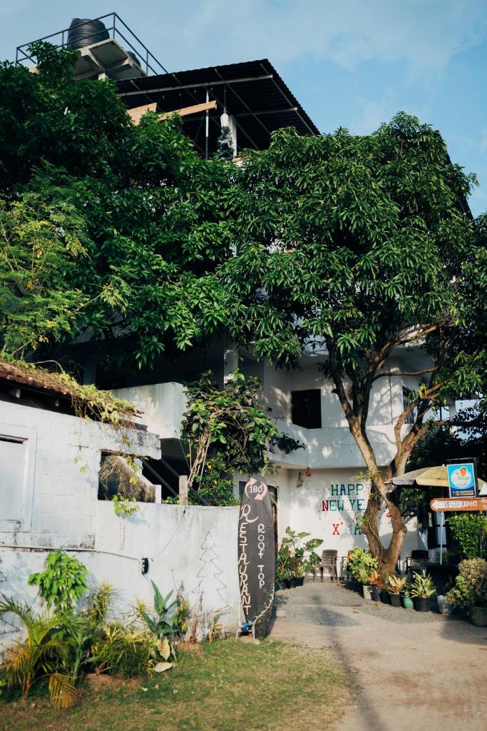 MrMango Weligama - Tap to explore photos