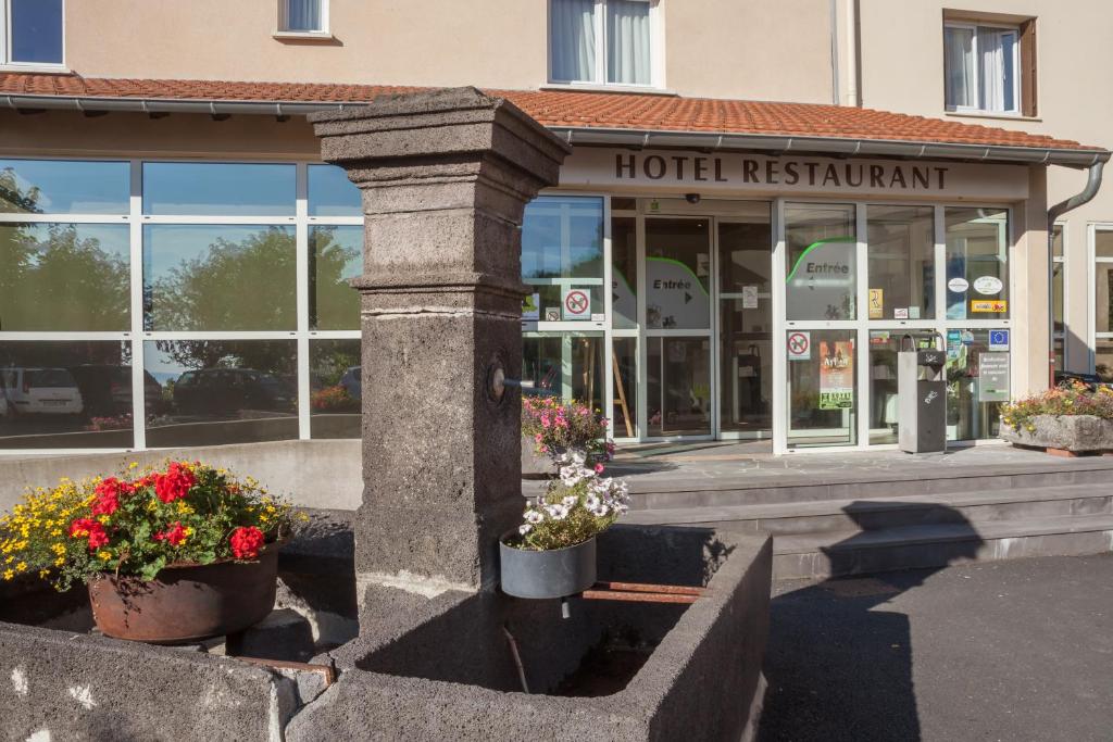 Logis Relais Des Puys photo 2
