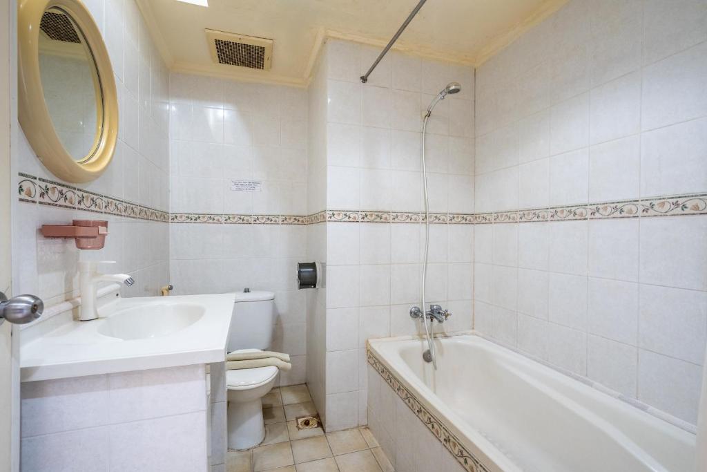 Ammara Legian By Vilarisi - 8 Minute Walk To The Beach Room Type - Junior Suite with Balcony