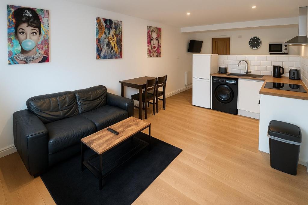 RL 4 - Studio Apartment - Free Street Parking