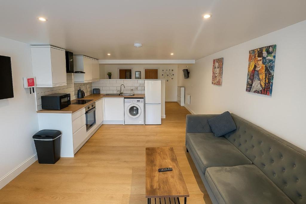 RL 6 - Studio Apartment - Free Street Parking