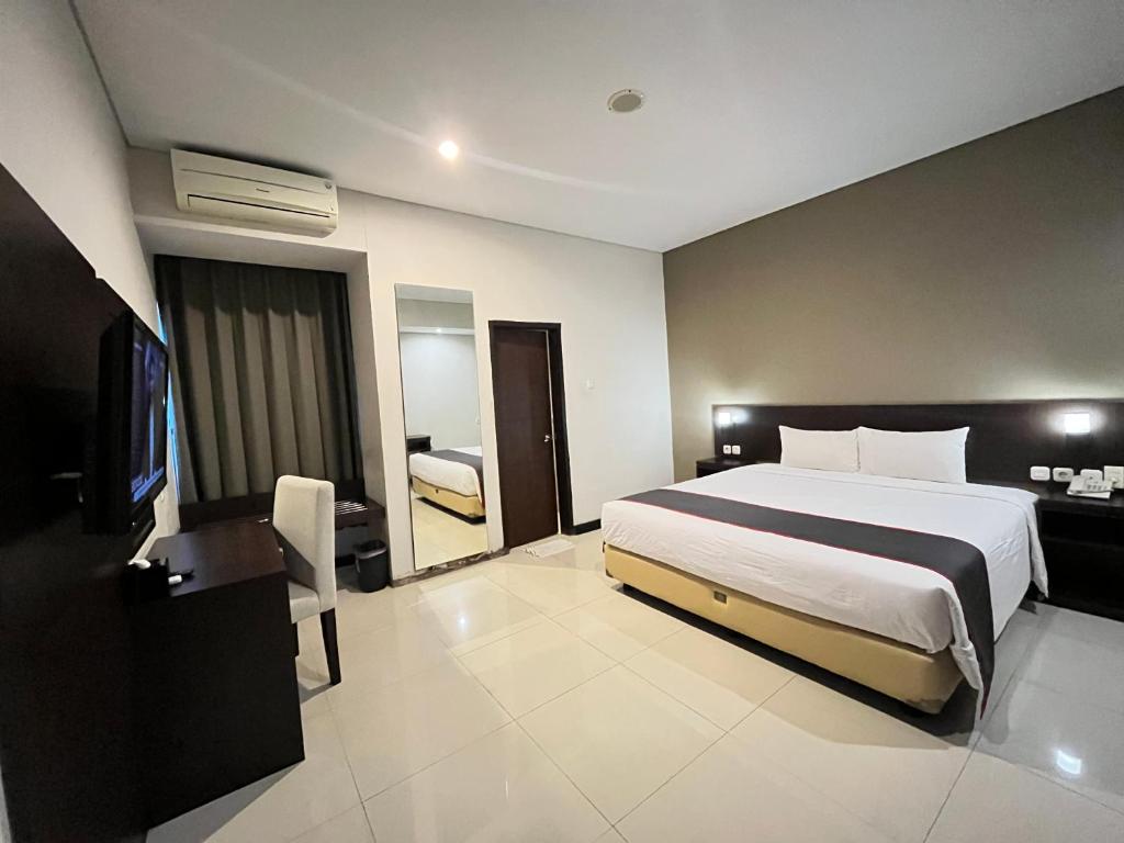Grage Hotel Malang by TOS photo 3