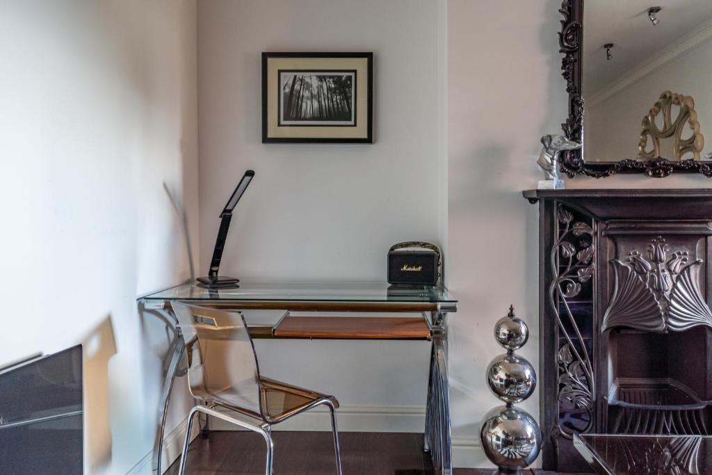 Strozzi Palace Suites by Mansley - Tap to explore photos