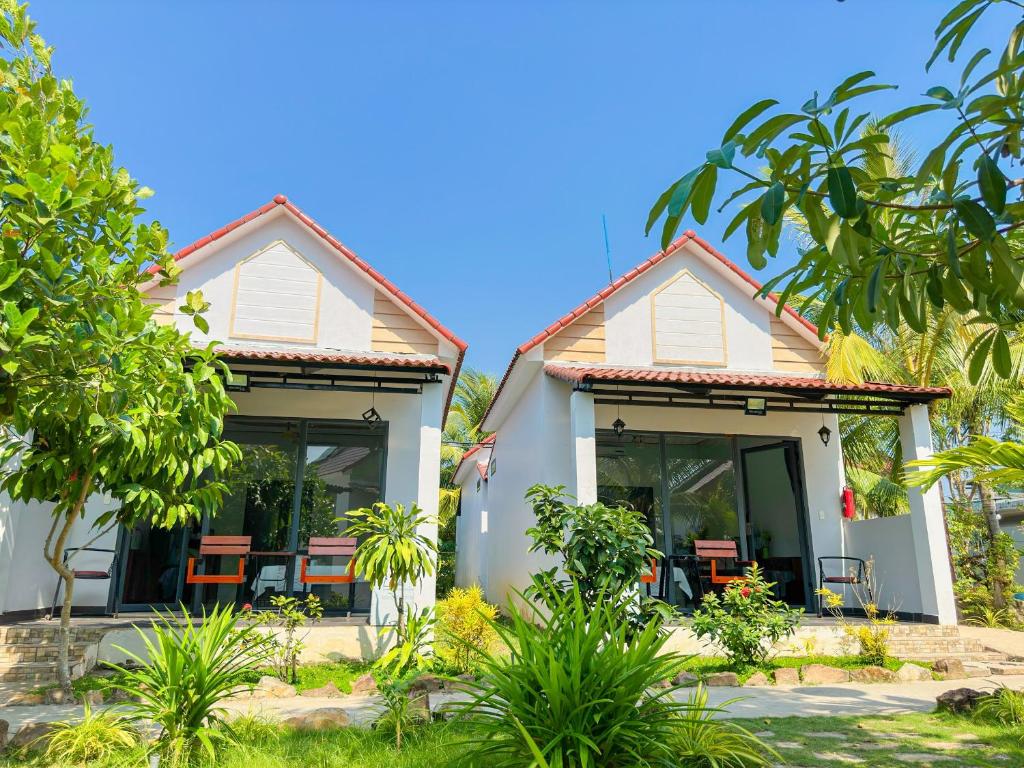 Fla Village - Phu Quoc - Tap to explore photos