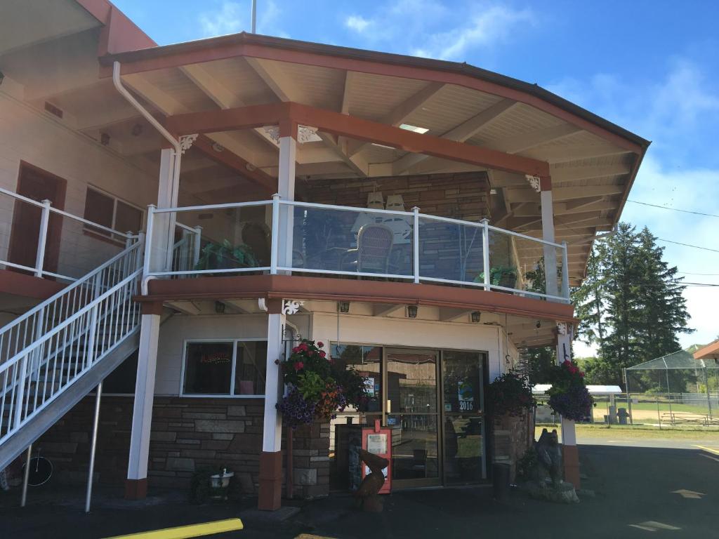 Breakers Boutique Inn photo 1