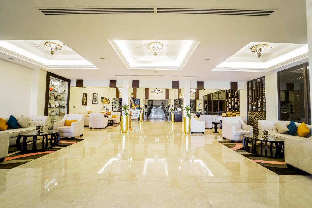 Western Hotel - Madinat Zayed Abu Dhabi - Tap to explore photos