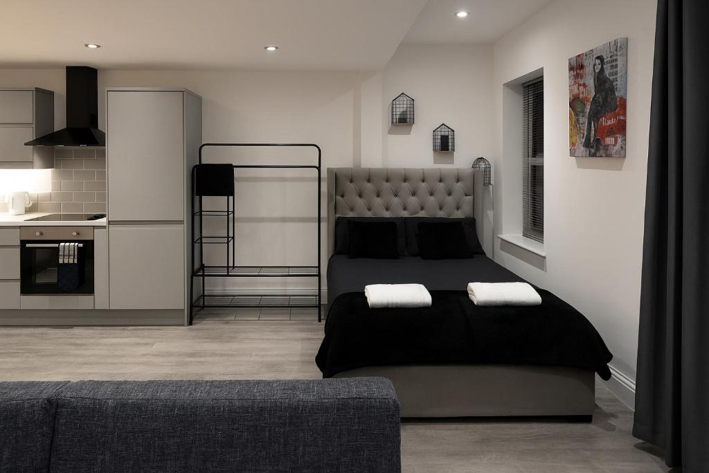 LT 1 - Studio Apartment - Free Street Parking