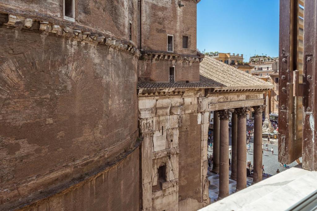 Hub Pantheon Room Type - Deluxe Double Room with View