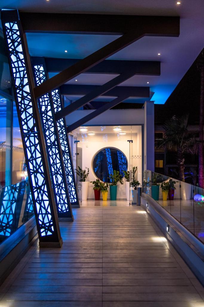 Nicholas Color Hotel photo 3