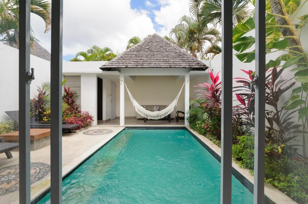 The Lavana Tans Astana Villa Seminyak - Tap to explore photos