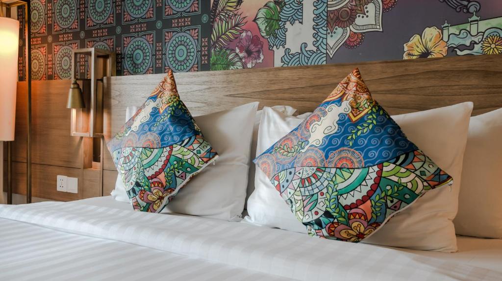 Eastin Ashta Resort Canggu - Tap to explore photos
