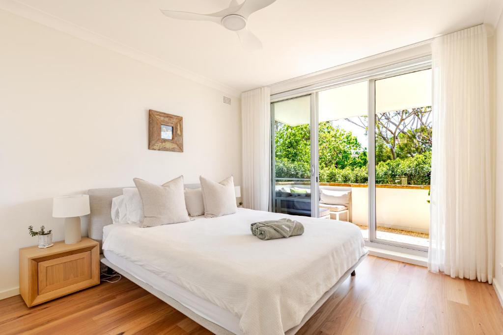 Stylish and perfectly located Bondi Beach hideaway photo 1