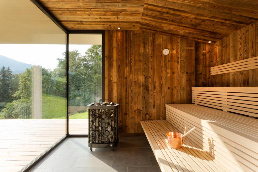 Rainell Dolomites Retreat - Tap to explore photos