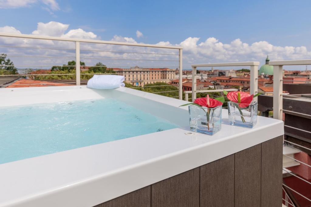 Hotel Papadopoli Venezia MGallery by Sofitel - Tap to explore photos