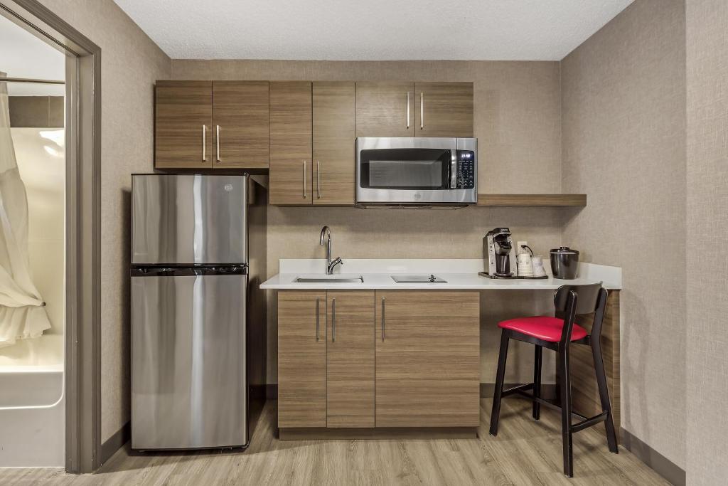 Best Western Plus West Edmonton Room Type - Junior Suite with Two Queen Beds and Sofa Bed - Non-Smoking Best Western Plus West Edmonton Room Type - Junior Suite with Two Queen Beds and Sofa Bed - Non-Smoking