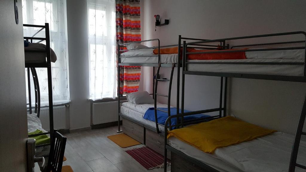 Номер (Односпальная кровать в общем номере с 6 кроватями), Hostel Lwowska 11
