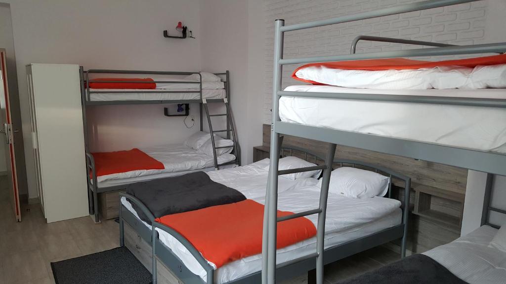 Апартаменты (Апартаменты с балконом), Hostel Lwowska 11