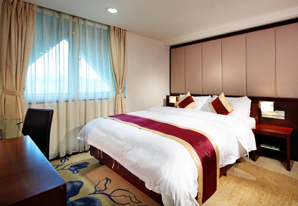 Сьюит (Суперлюкс), New World Hotel with private parking