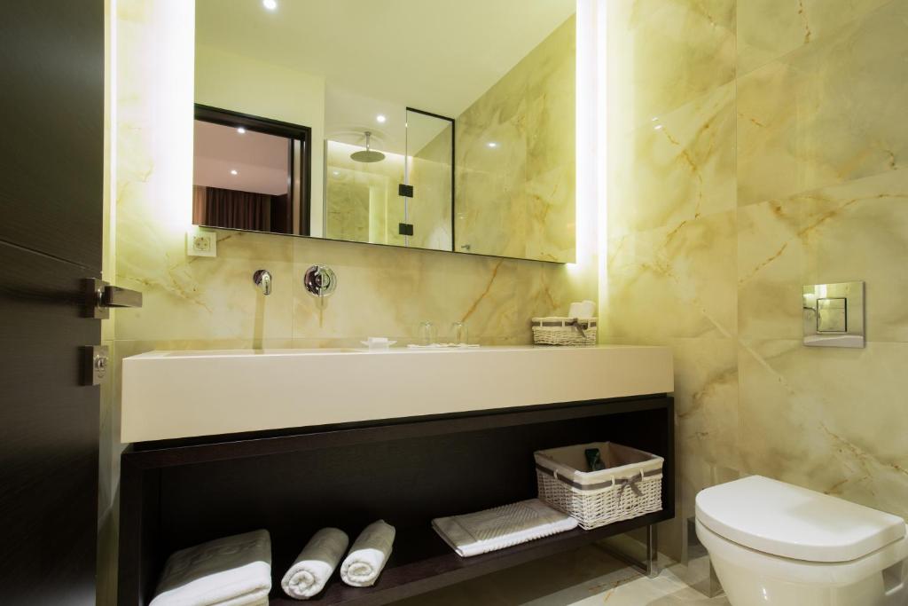 Двухместный (Улучшенный двухместный номер с 1 кроватью), Maccani Luxury Suites