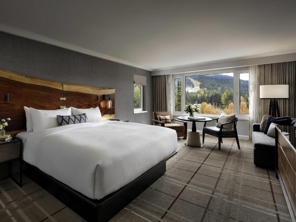 Fairmont Chateau Whistler Room Type - Deluxe King Room with Slopeside View Fairmont Chateau Whistler Room Type - Deluxe King Room with Slopeside View