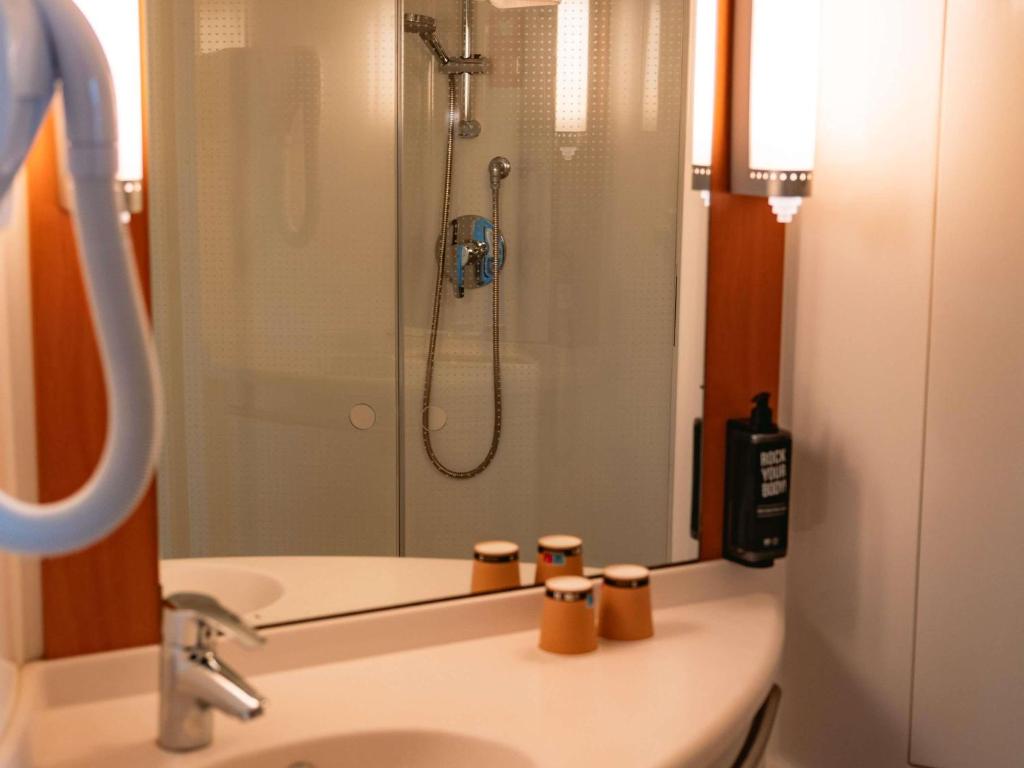 ibis Marseille Provence Aéroport Room Type - Standard Double Room