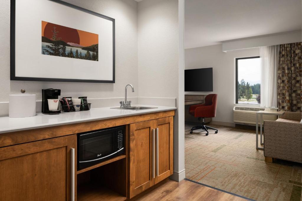 Hampton Inn & Suites by Hilton Whitefish - Tap to explore photos