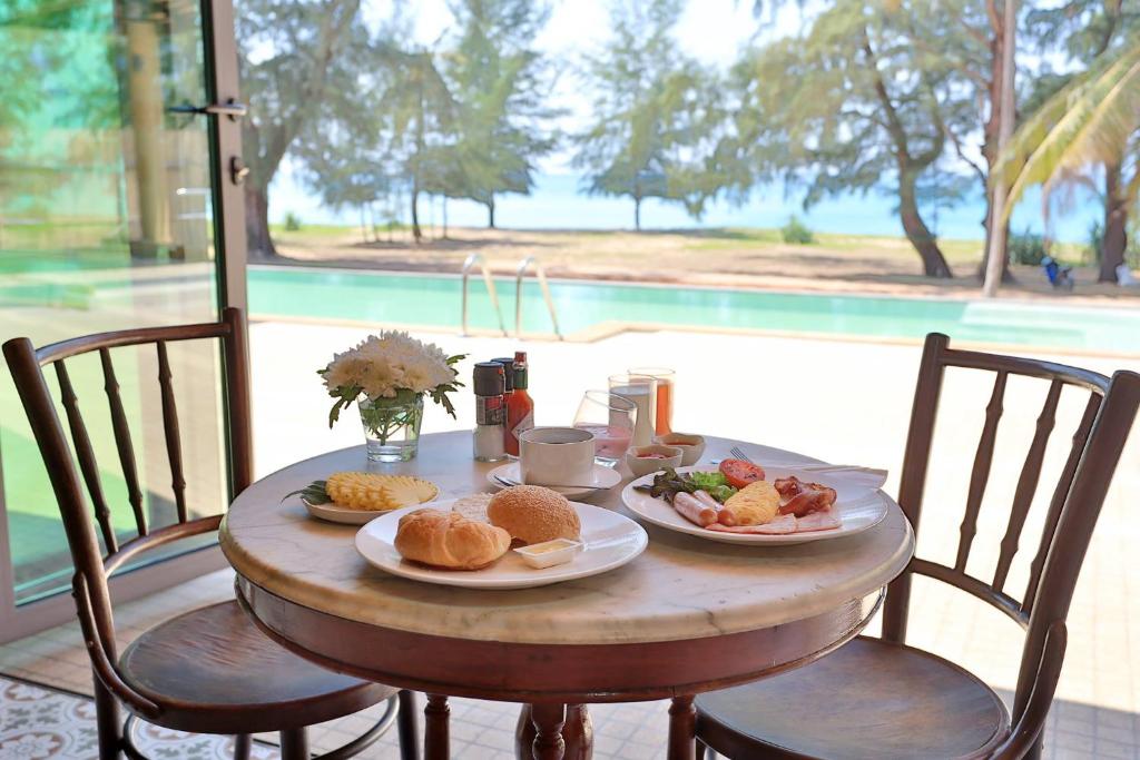 Coriacea Beachfront Boutique Phuket Resort - SHA Plus photo 2
