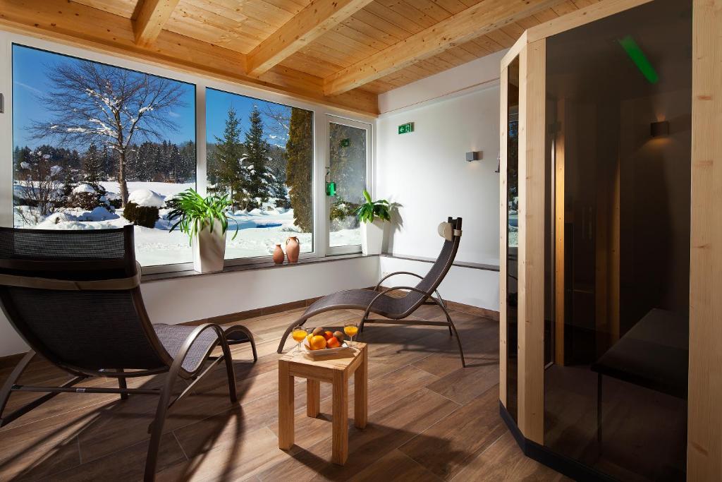 Ferienwohnungen Weiherbach - mit Hallenbad und Sauna photo 4