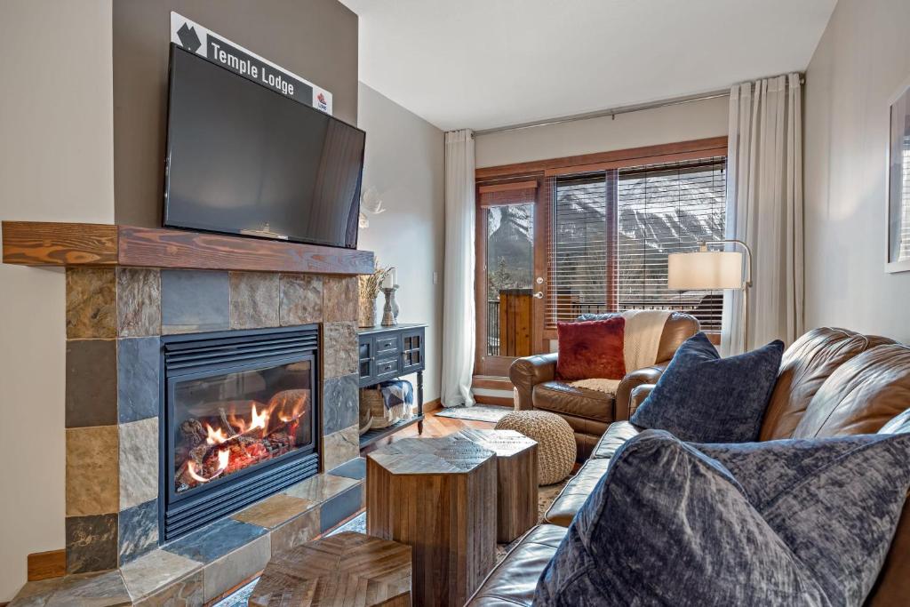 RidgeView Loft - Top Floor 2 Bed 2 Bath, Amazing Views - Tap to explore photos
