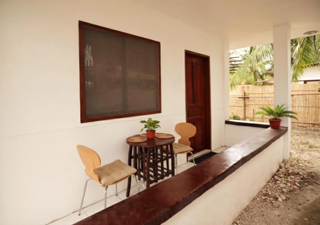 Ocean Breeze Hostel by Daily Sweet, Moalboal