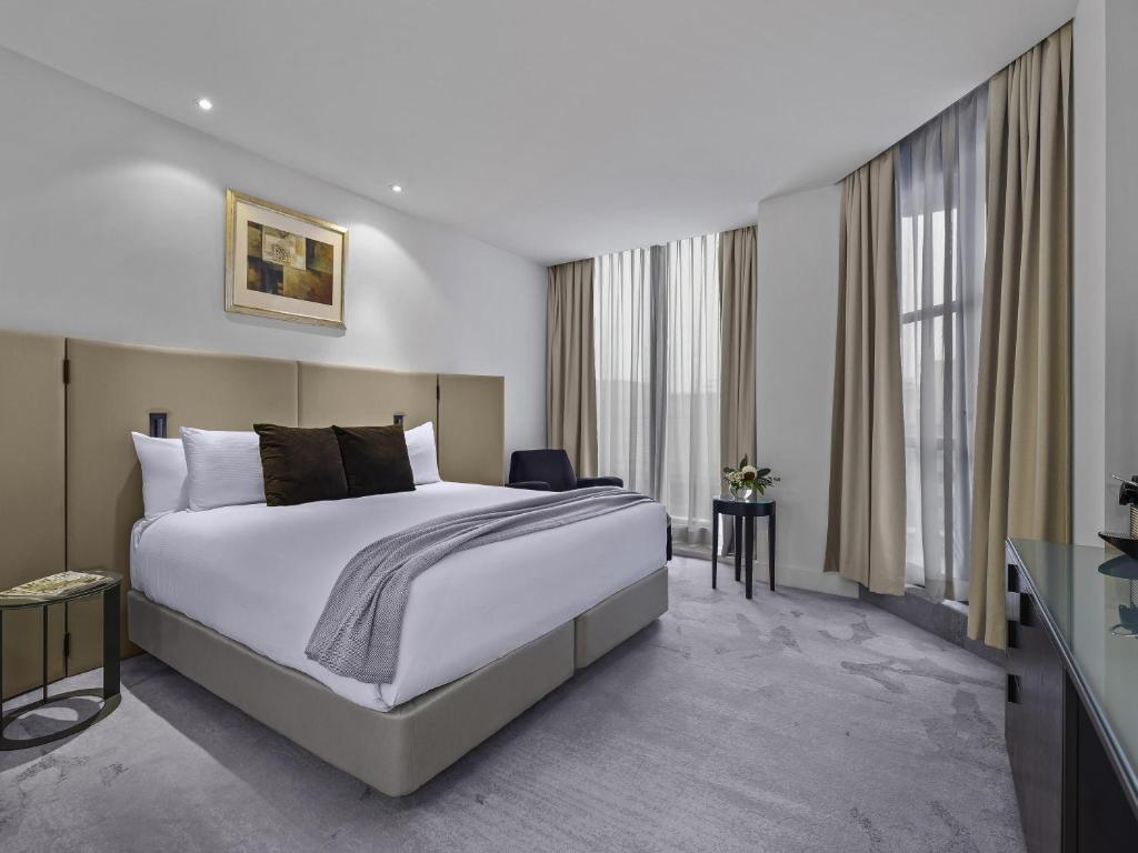 Peppers Waymouth Adelaide Room Type - Superior King Room