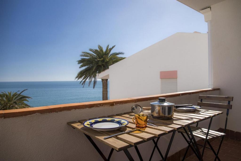 A29 - Calheta House in Luz - Tap to explore photos