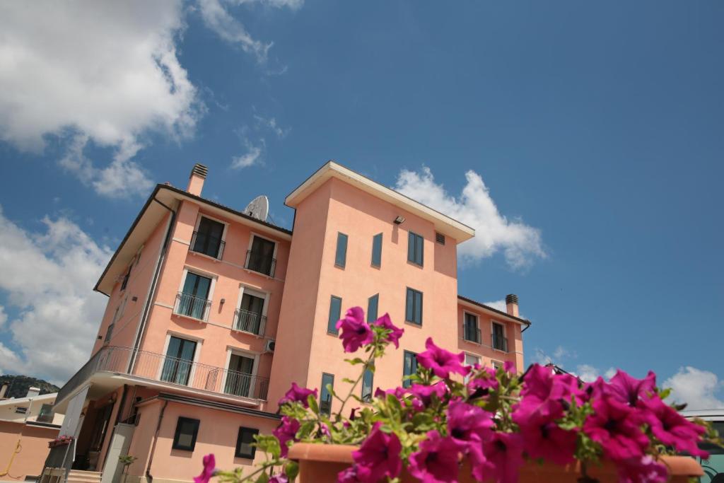 Hotel Leon - Ristorante Al Cavallino Rosso photo 1